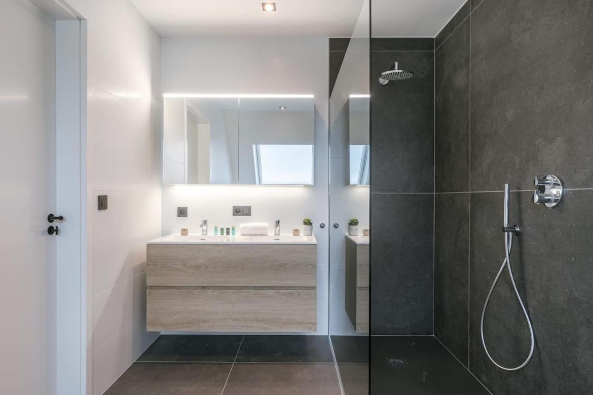 Huswell - Luxurious Apartment With Parking Beernem ภายนอก รูปภาพ