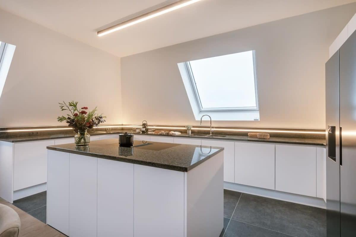 Huswell - Luxurious Apartment With Parking Beernem ภายนอก รูปภาพ
