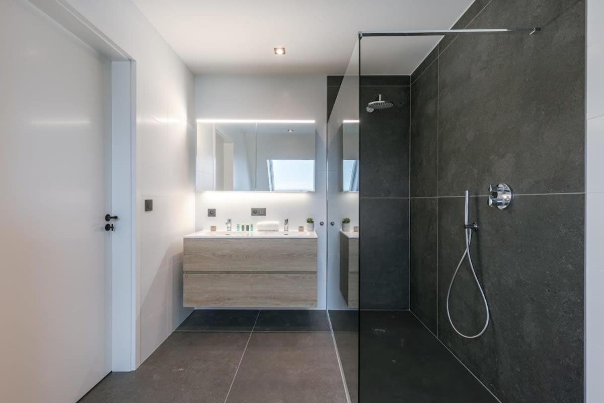 Huswell - Luxurious Apartment With Parking Beernem ภายนอก รูปภาพ