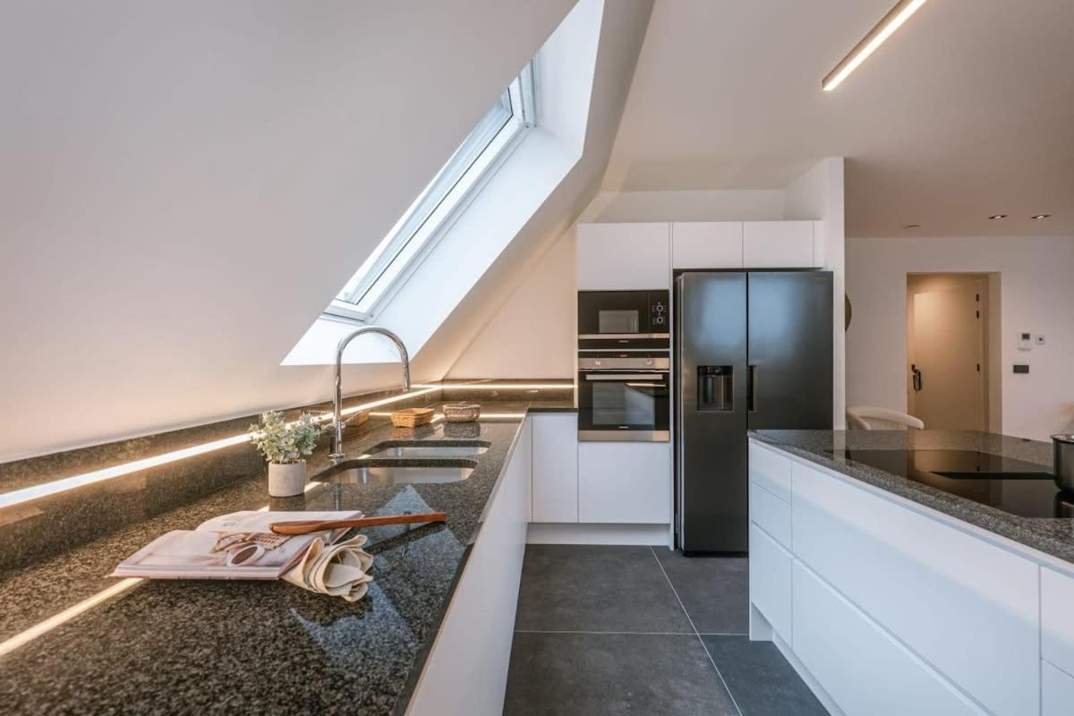 Huswell - Luxurious Apartment With Parking Beernem ภายนอก รูปภาพ